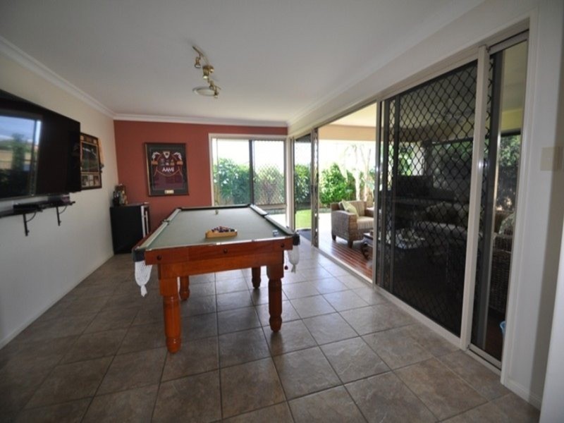 112 crestwood Drive, Molendinar QLD 4214