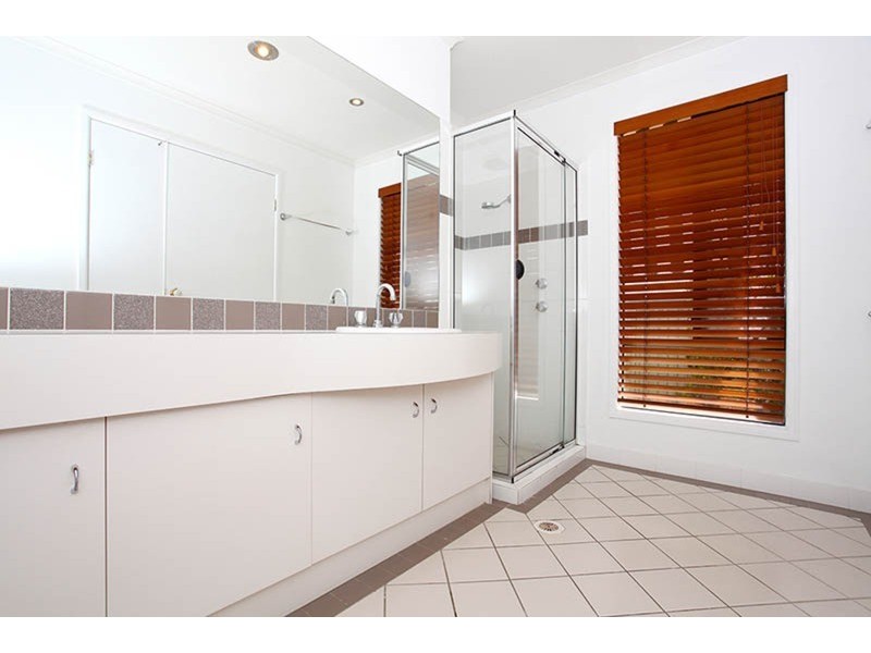 13 Lillywood Circuit, Molendinar QLD 4214