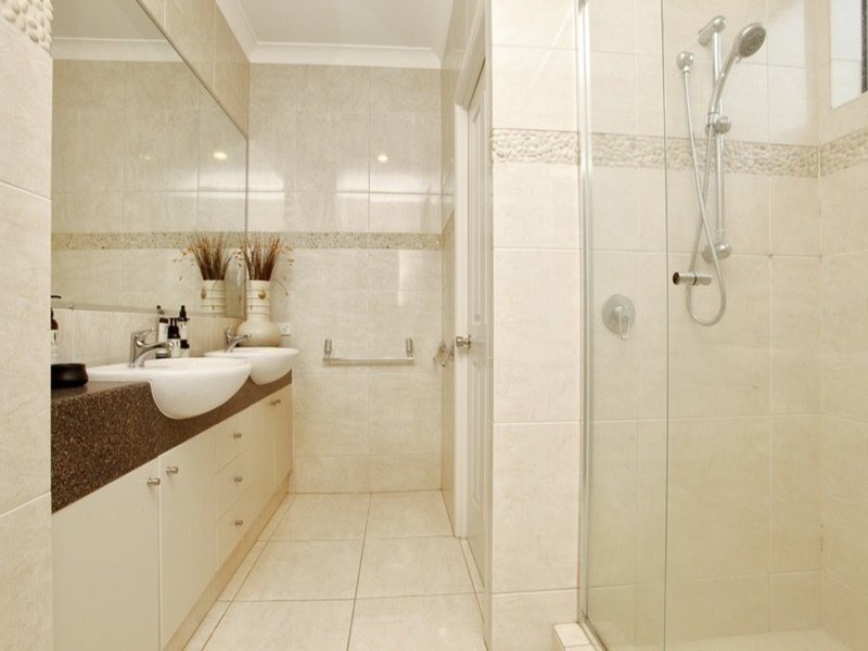 11 Leeds Close, Arundel QLD 4214