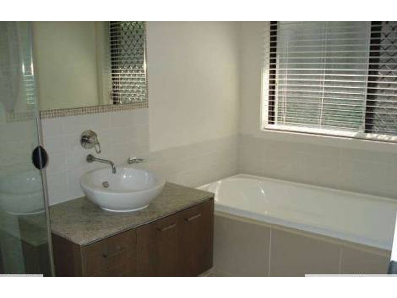 3 Redwood Place, Molendinar QLD 4214