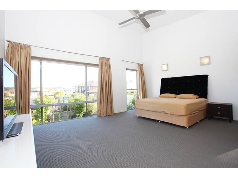 8 Corymbia Way, Molendinar QLD 4214
