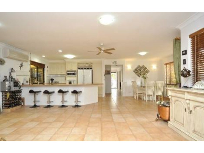 18 Brookland Court, Crestwood Heights, Molendinar QLD 4214