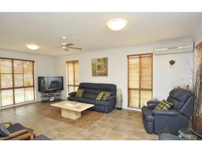 18 Brookland Court, Crestwood Heights, Molendinar QLD 4214