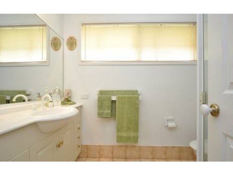 18 Brookland Court, Crestwood Heights, Molendinar QLD 4214