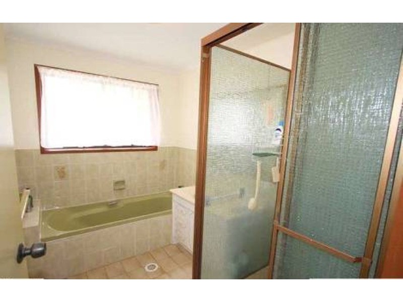 51 Macquarie Avenue, Molendinar QLD 4214