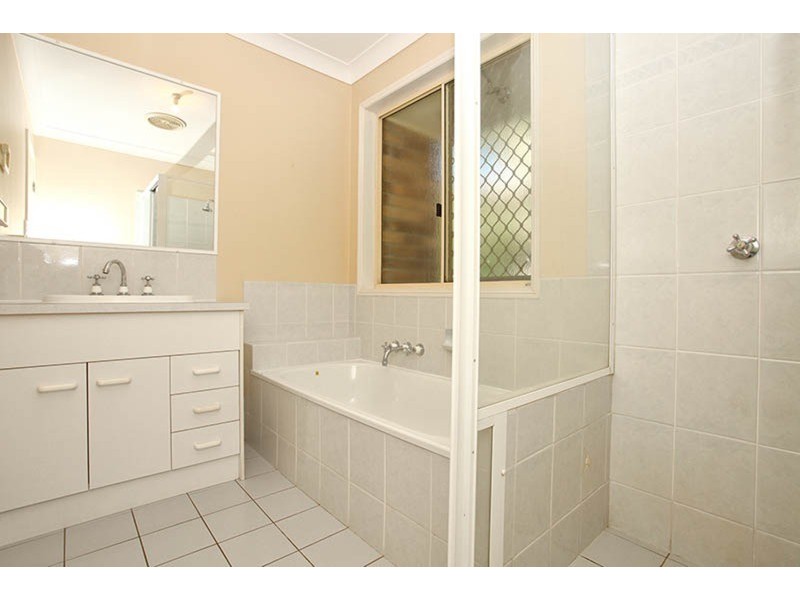 10 Presbytery Lane, Molendinar QLD 4214