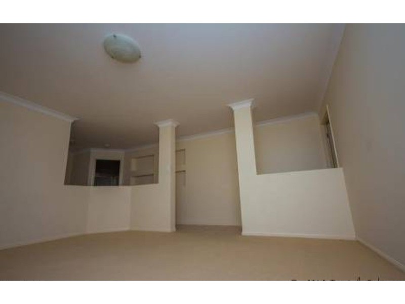 212 Crestwood Drive,, Molendinar QLD 4214