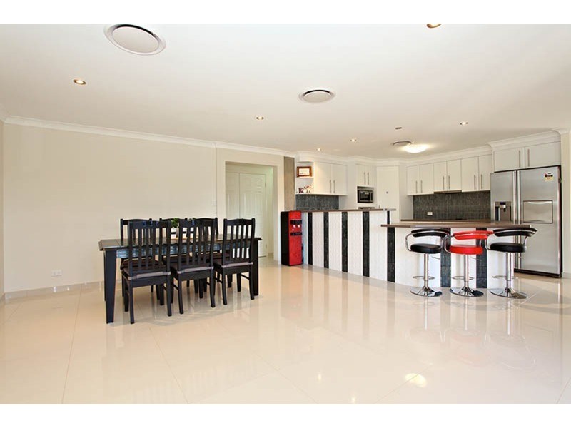 63 Highcrest Circuit, Molendinar QLD 4214