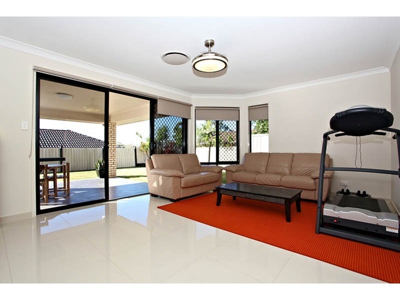 63 Highcrest Circuit, Molendinar QLD 4214