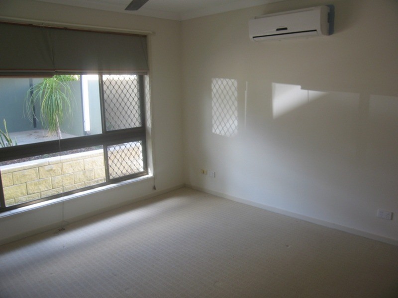 10 Milbong Terrace, Ashmore QLD 4214