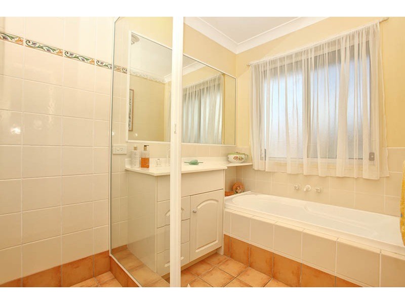 3 Gumview Place, Molendinar QLD 4214