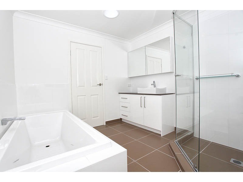 21 Kingsway Drive, Molendinar QLD 4214