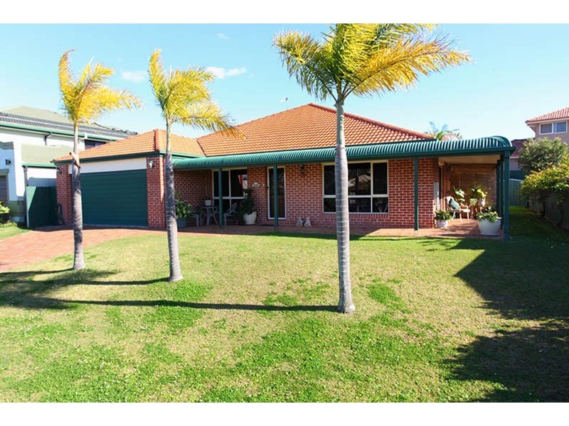 200 Crestwood Drive, Molendinar QLD 4214