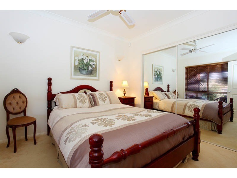 200 Crestwood Drive, Molendinar QLD 4214