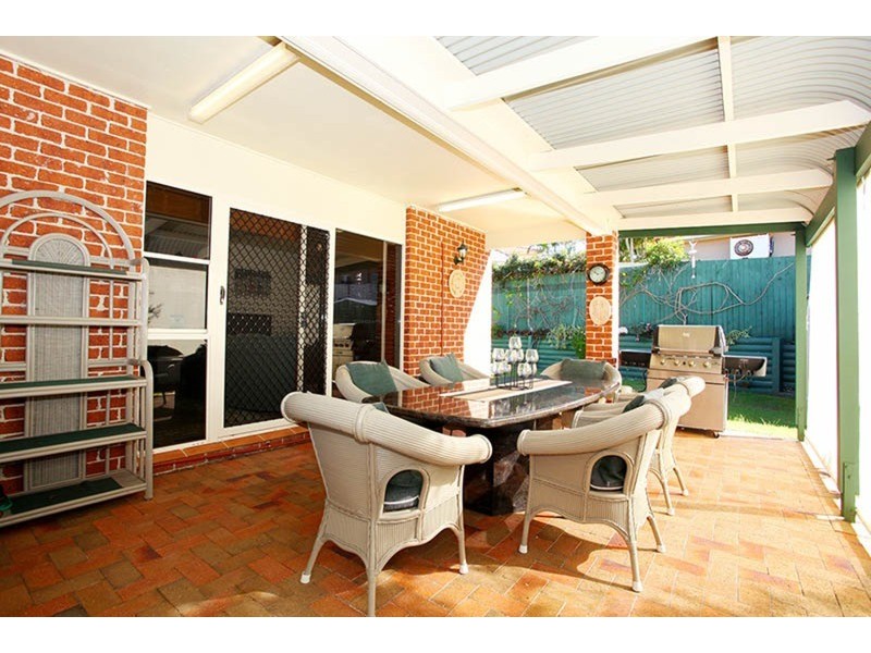 200 Crestwood Drive, Molendinar QLD 4214