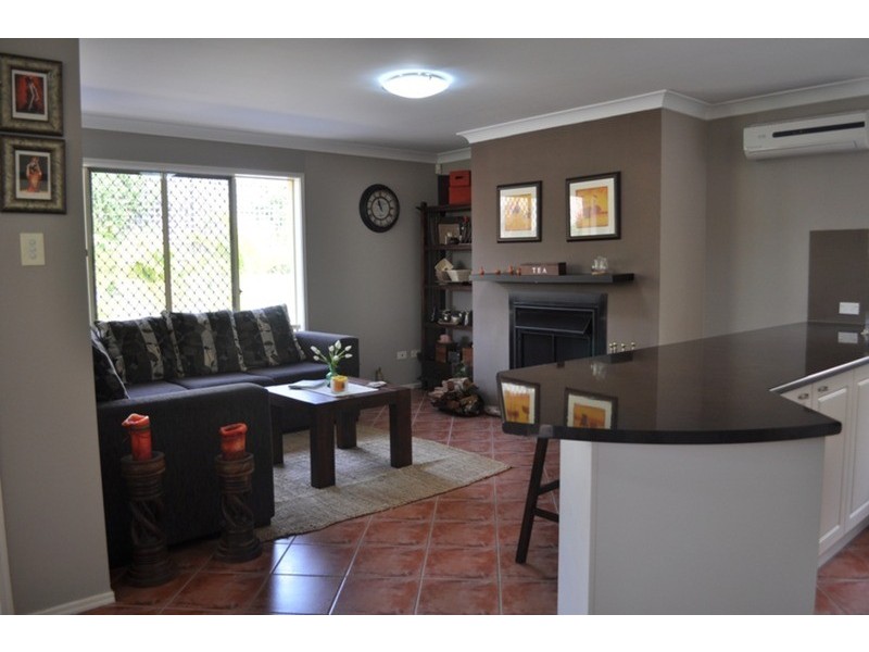 6 Redwood Place, Molendinar QLD 4214