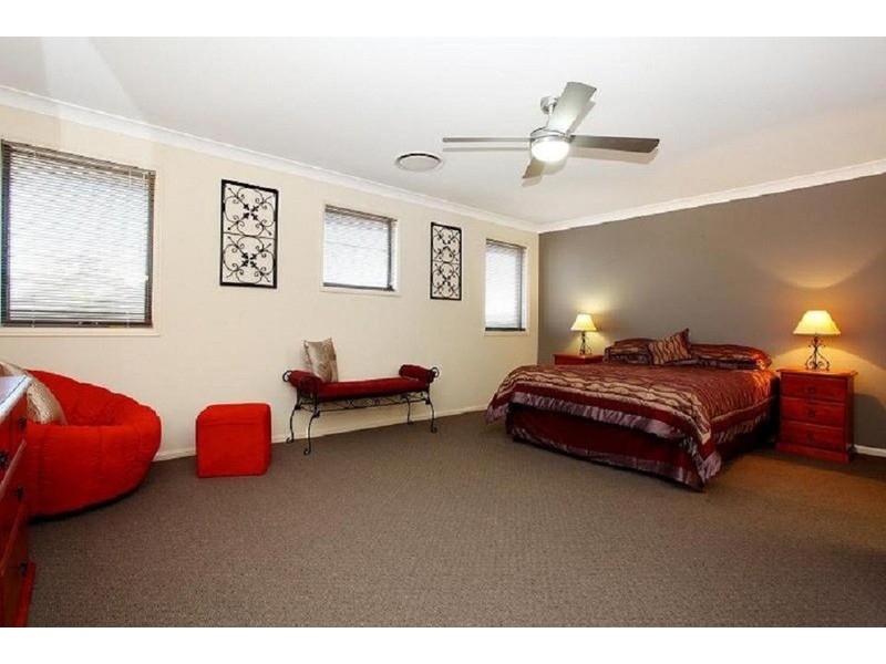 13 Stringybark Drive, Molendinar QLD 4214