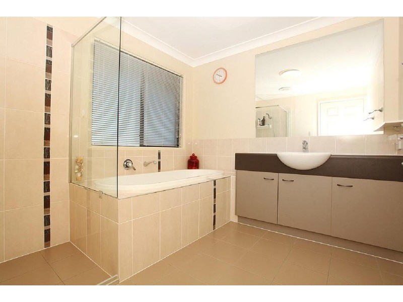 13 Stringybark Drive, Molendinar QLD 4214