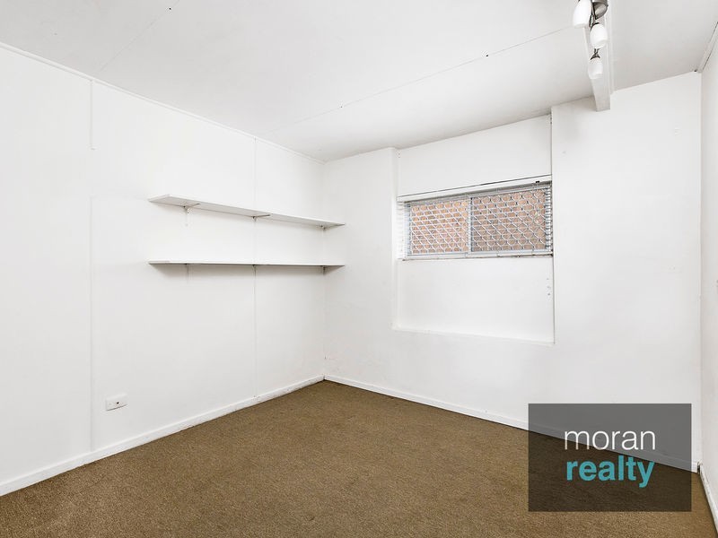 12 Caroline Avenue, Southport QLD 4215