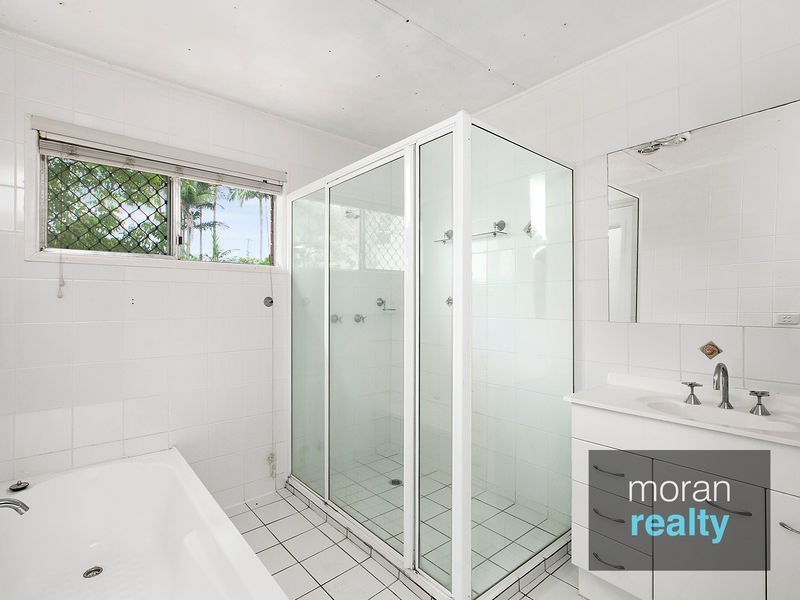 12 Caroline Avenue, Southport QLD 4215