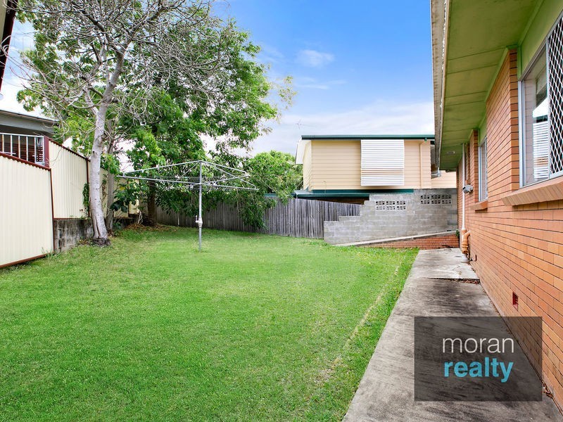 12 Caroline Avenue, Southport QLD 4215