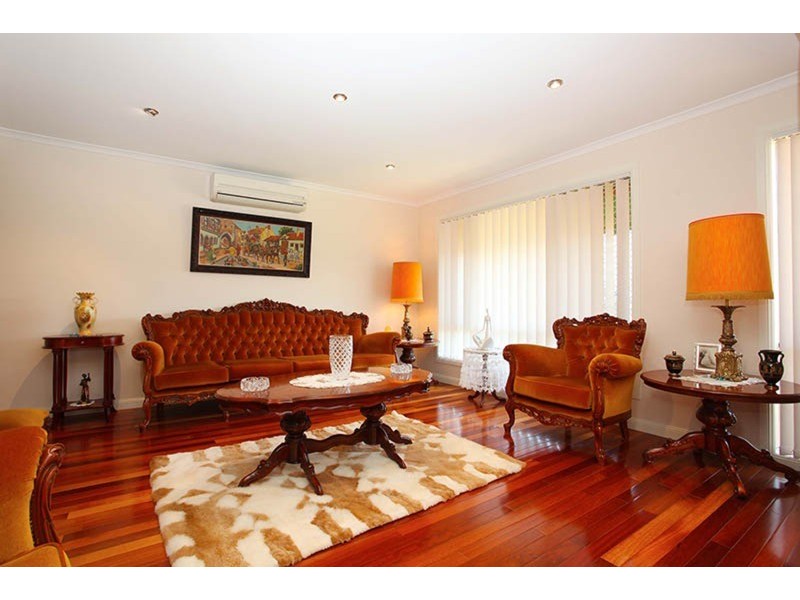 34 Gumleaf Drive, Molendinar QLD 4214