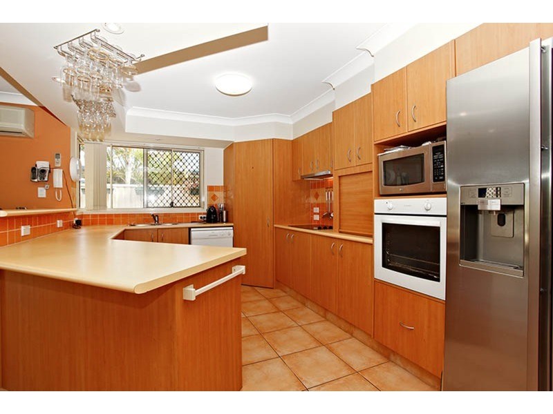 179 Crestwood Drive, Molendinar QLD 4214