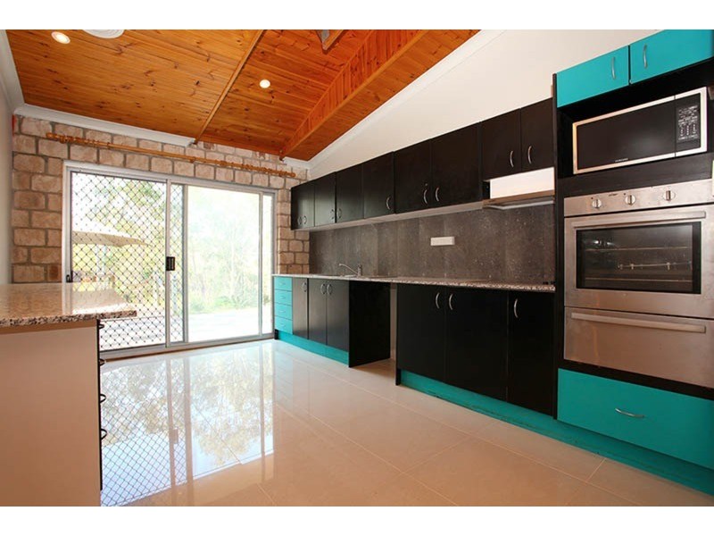 11 Kingsway Drive, Molendinar QLD 4214