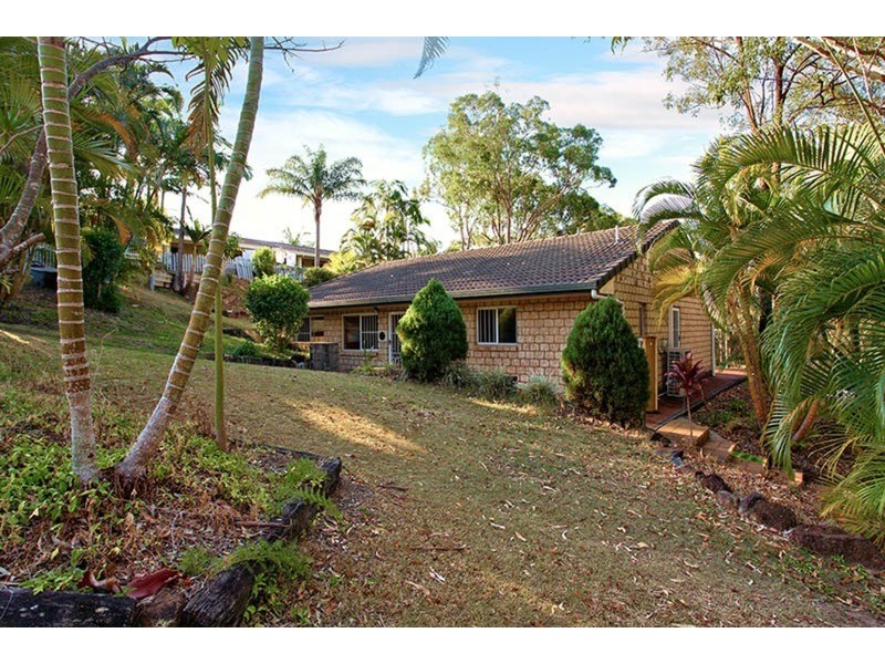 11 Kingsway Drive, Molendinar QLD 4214
