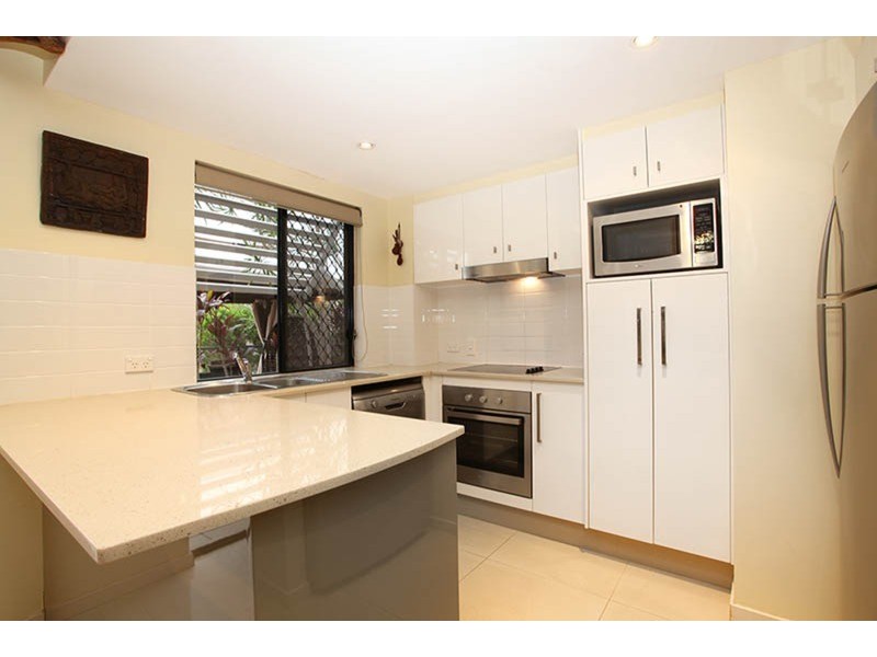 4/24 PARKER STREET, Labrador QLD 4215