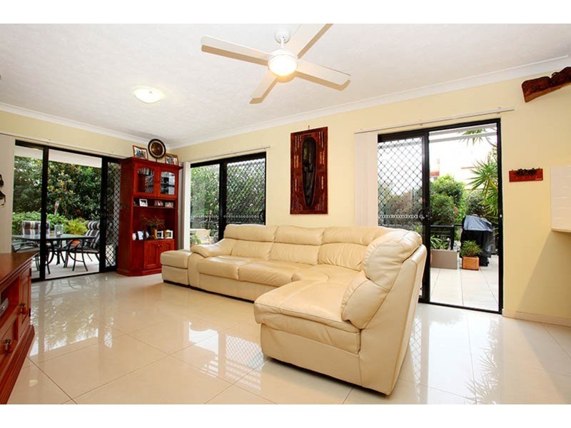 4/24 PARKER STREET, Labrador QLD 4215