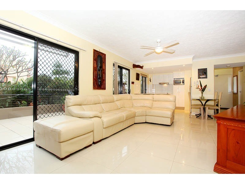 4/24 PARKER STREET, Labrador QLD 4215
