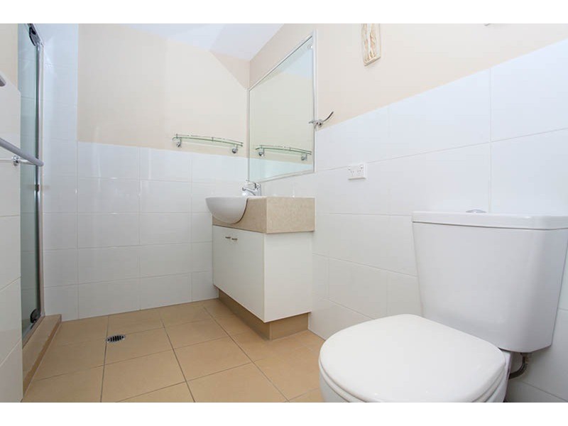 4/24 PARKER STREET, Labrador QLD 4215