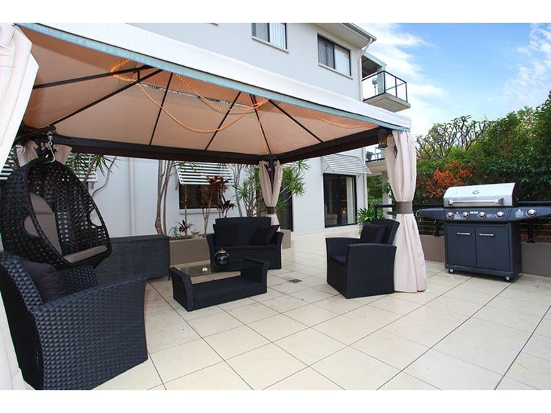 4/24 PARKER STREET, Labrador QLD 4215