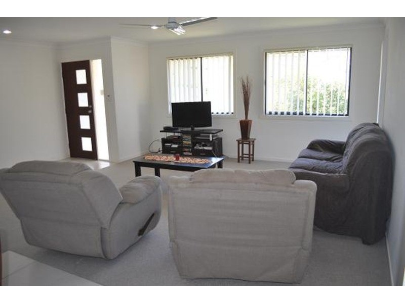 2/2 Ambition Street, Ormeau QLD 4208