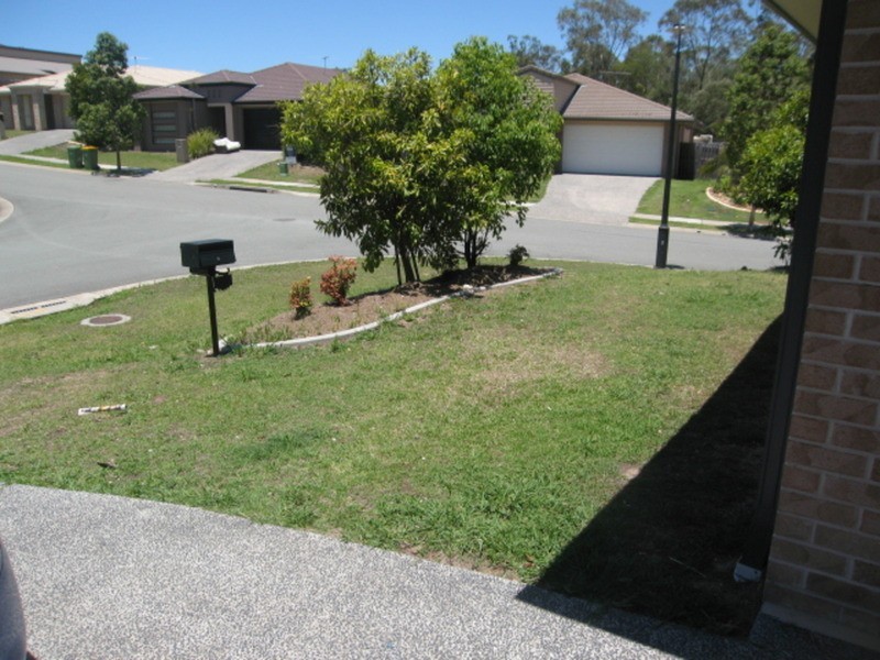 2/2 Ambition Street, Ormeau QLD 4208