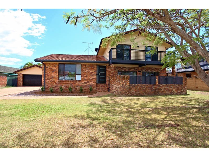 11 KAWANA CRESCENT, Ashmore QLD 4214