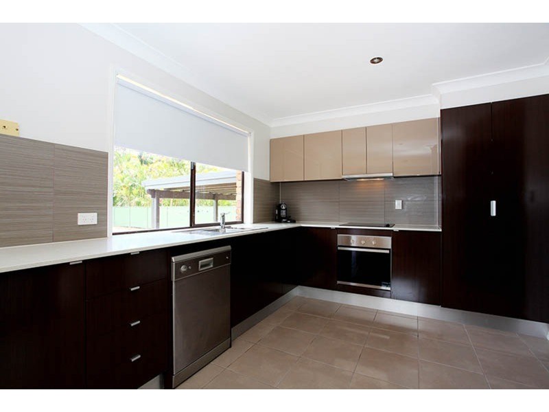 11 KAWANA CRESCENT, Ashmore QLD 4214
