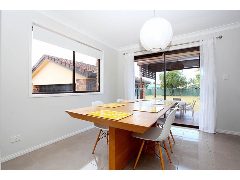 11 KAWANA CRESCENT, Ashmore QLD 4214