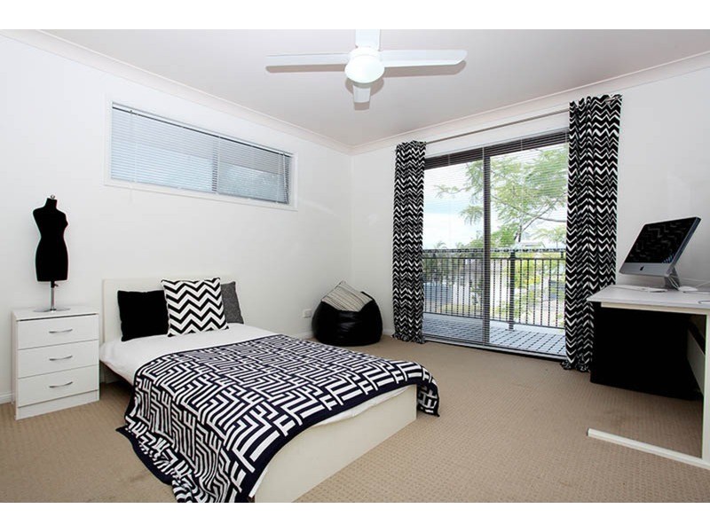 11 KAWANA CRESCENT, Ashmore QLD 4214