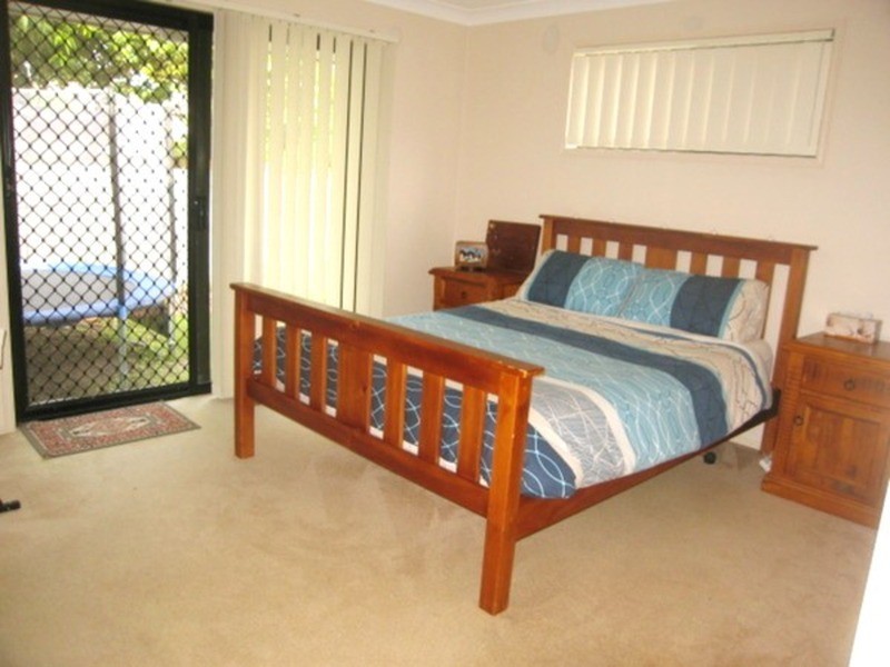 2/223 Turpin Road, Labrador QLD 4215