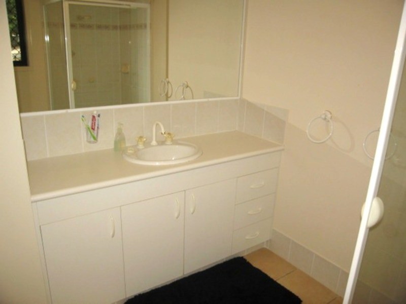 2/223 Turpin Road, Labrador QLD 4215