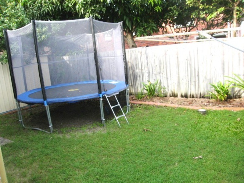 2/223 Turpin Road, Labrador QLD 4215