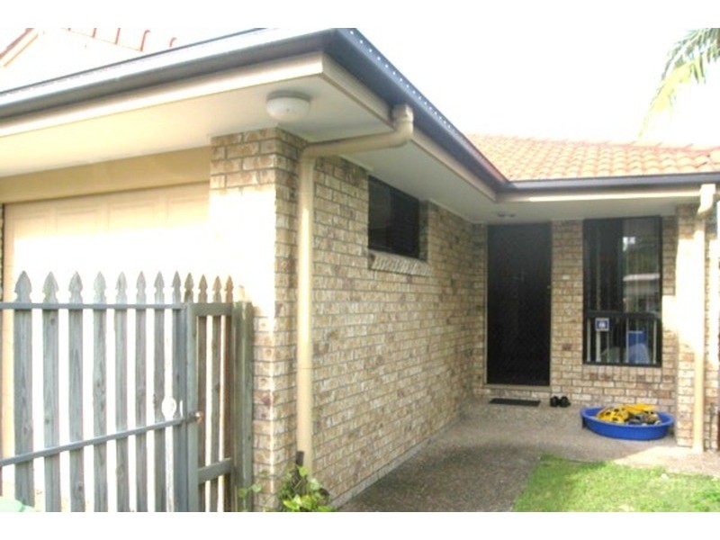 2/223 Turpin Road, Labrador QLD 4215