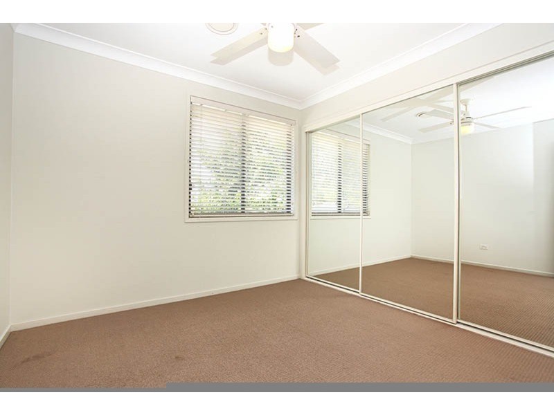 8 Mahogany Place, Molendinar QLD 4214