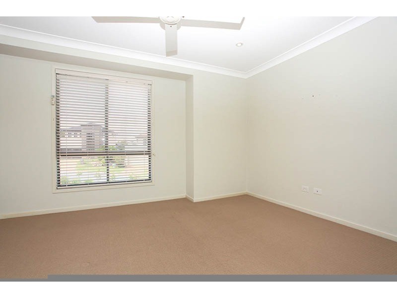 8 Mahogany Place, Molendinar QLD 4214