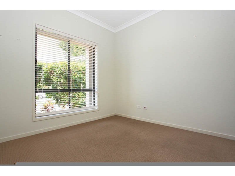 8 Mahogany Place, Molendinar QLD 4214
