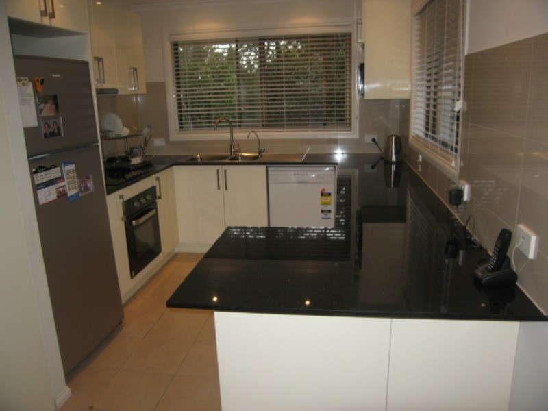 10 Tasman Avenue, Molendinar QLD 4214