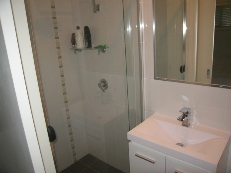 10 Tasman Avenue, Molendinar QLD 4214