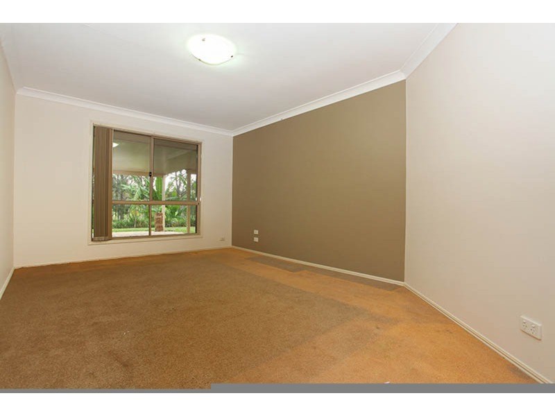 33 Desert Falls Crescent, Parkwood QLD 4214